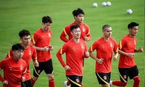 张希哲:教练的要求很严格,我们每场比赛都会尽全力。