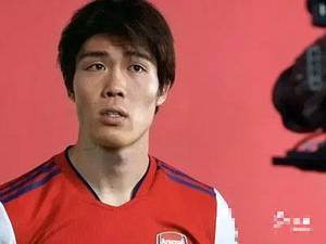 根据官方消息,阿森纳引进日本后卫富安健洋
