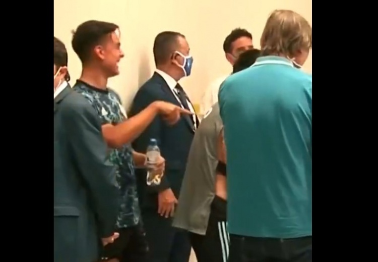 皮!迪巴拉看到梅西穿摄影师背心,爆笑不止