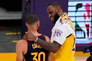 实至名归!库里詹姆斯科比包揽近11年NBA年薪榜榜首