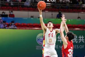 仅休息30秒!郭艾伦贡献31分5篮板3助攻