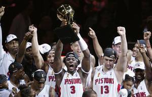 NBA官网盘点2000年代重要时刻(上):湖人&马刺双王朝