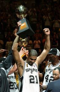 NBA官网盘点2000年代重要时刻(上):湖人&马刺双王朝