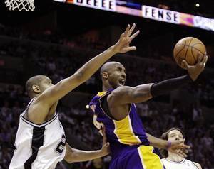 NBA官网盘点2000年代重要时刻(上):湖人&马刺双王朝