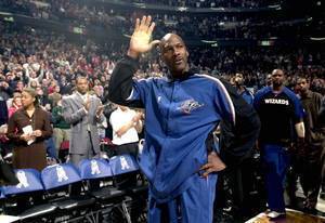 NBA官网盘点2000年代重要时刻(上):湖人&马刺双王朝