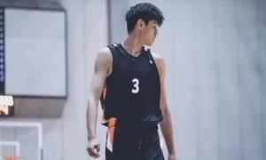 加油!经纪人透露,曾凡博计划参加2022年NBA选秀