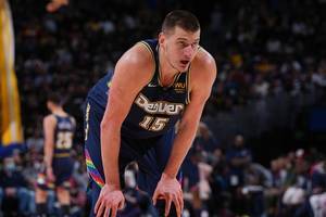 约基奇连续5场砍下至少35分12篮板 NBA历史继张伯伦后首人!